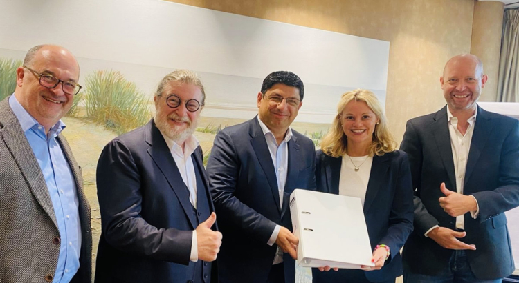 Essential by Dorint Hotel Mannheim Vertragsunterzeichnung Foto Davut Deletioglu