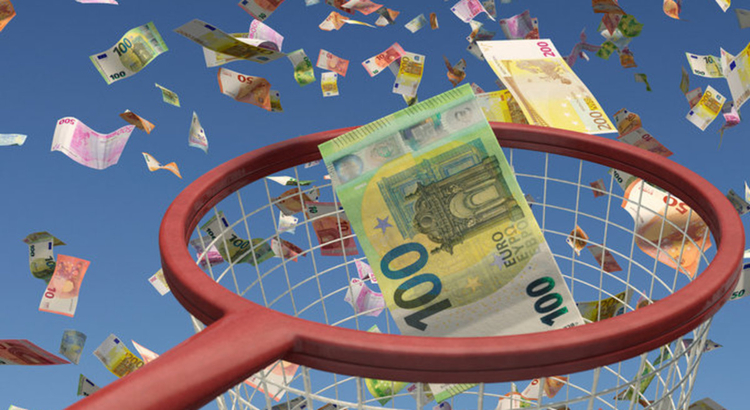 Geld, Reichtum, Gier, Einnahmen, Scheine 169 Foto iStock